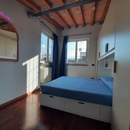 Appartamento Sui Tetti Di Parma Exteriör bild