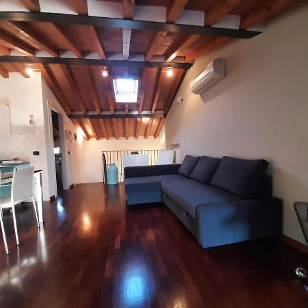 Appartamento Sui Tetti Di Parma Exteriör bild