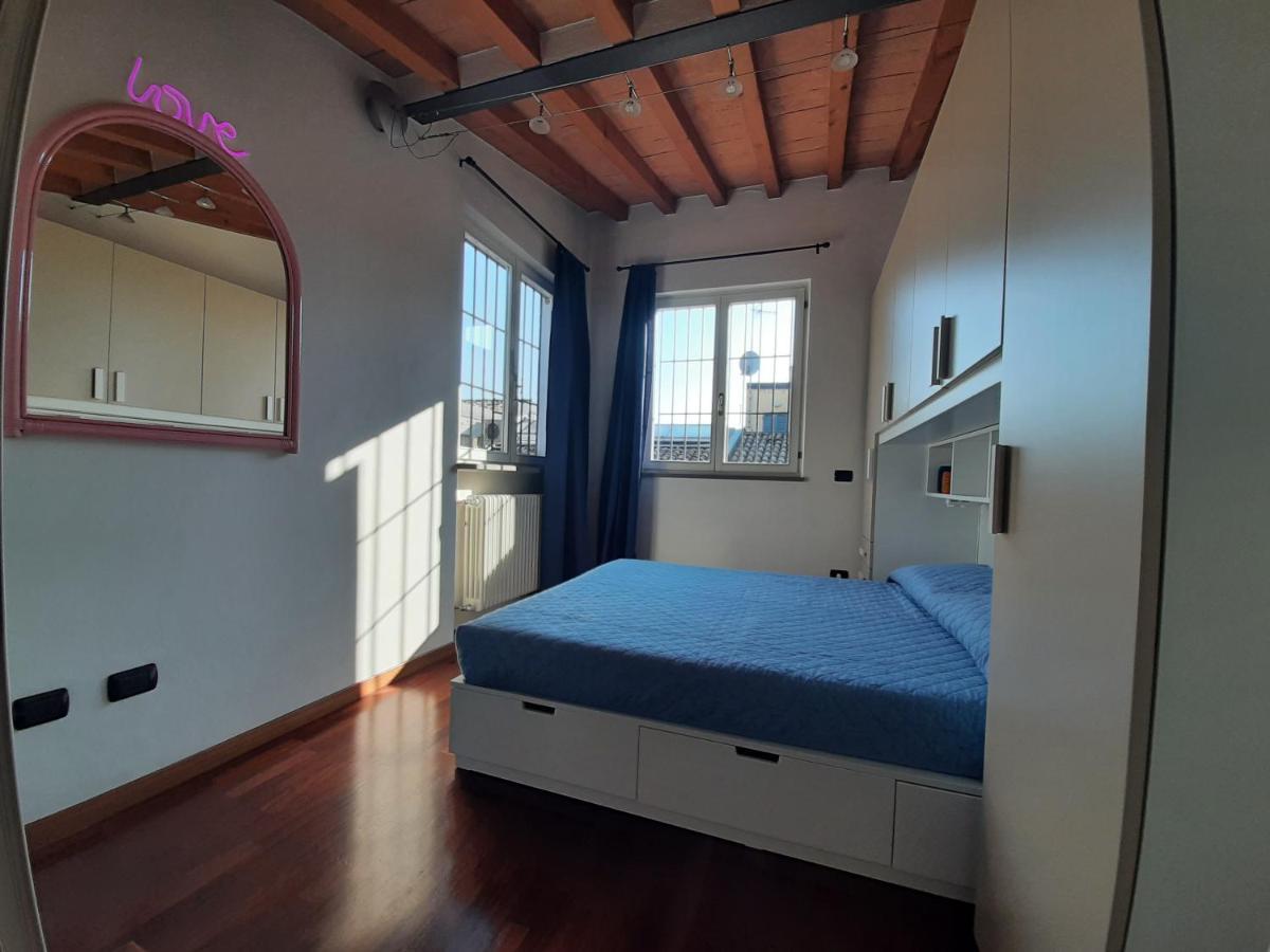Appartamento Sui Tetti Di Parma Exteriör bild