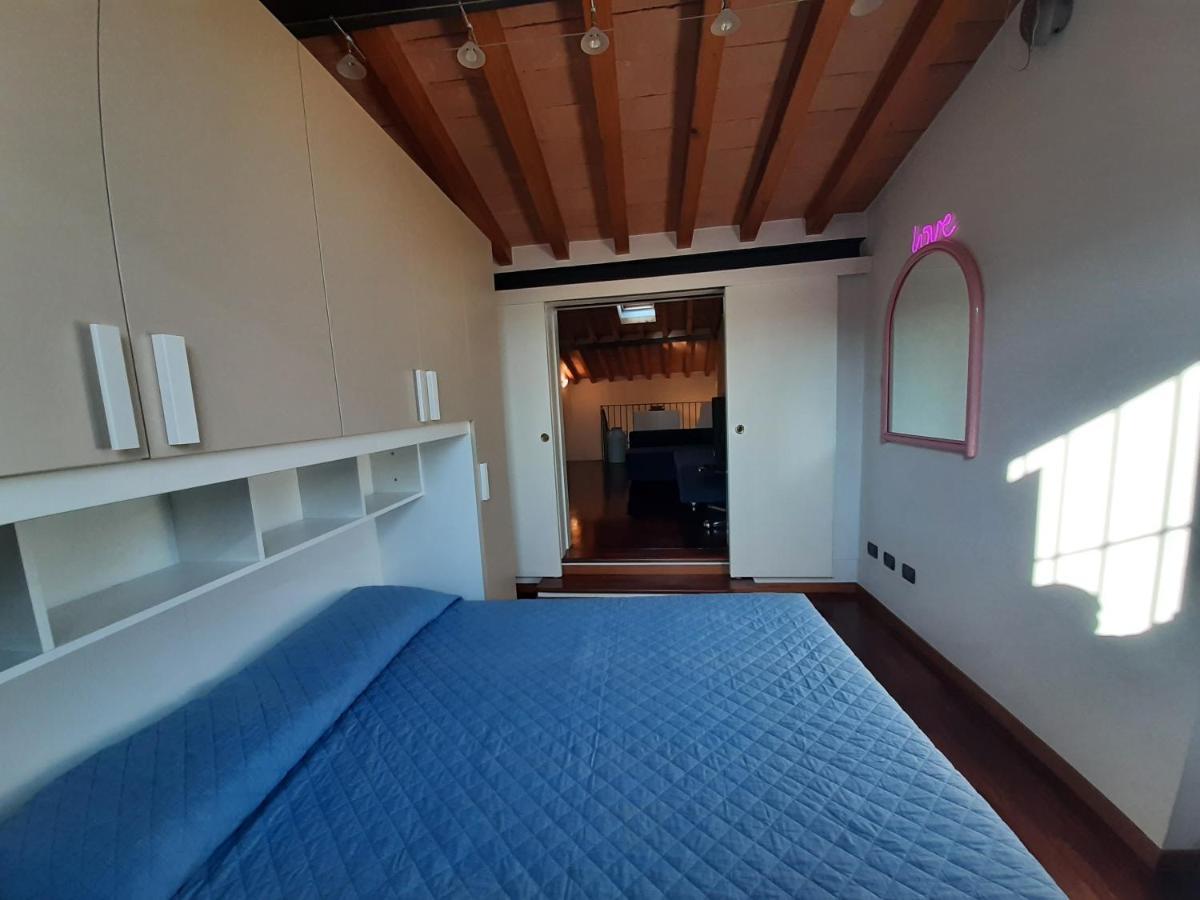 Appartamento Sui Tetti Di Parma Exteriör bild