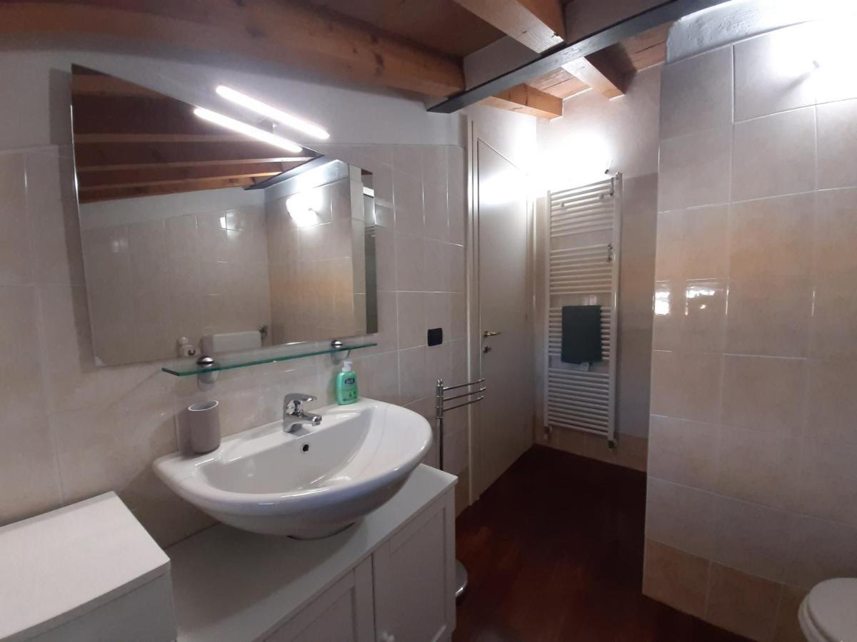 Appartamento Sui Tetti Di Parma Exteriör bild