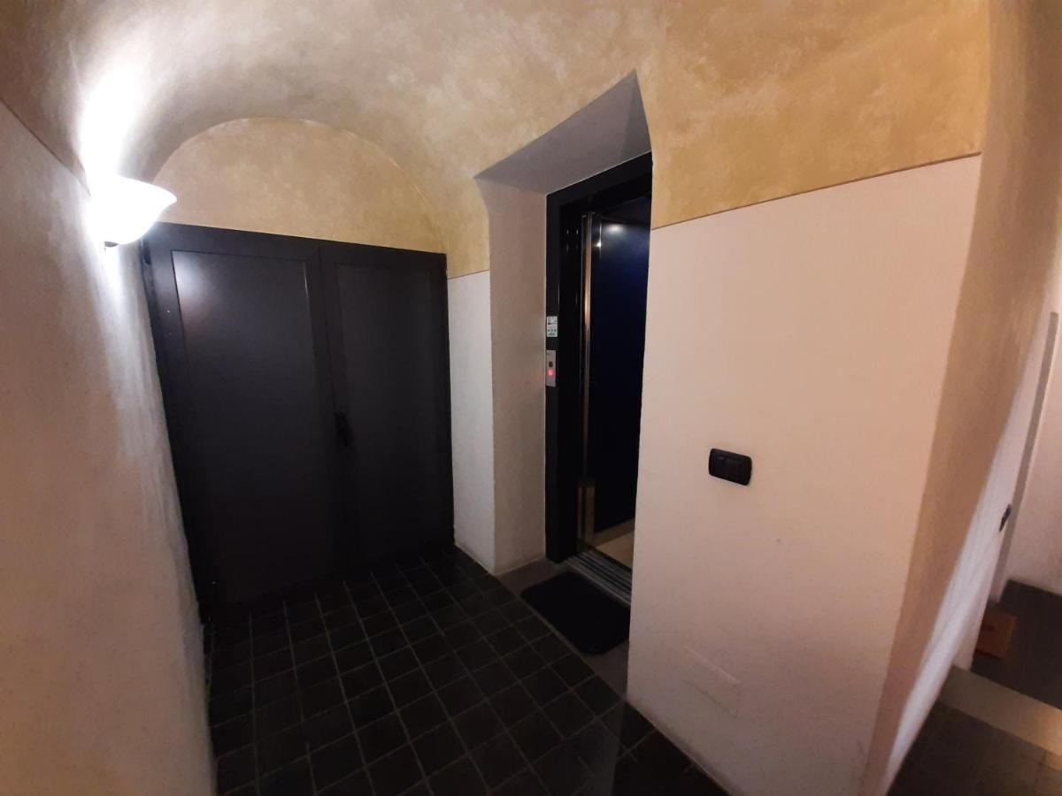 Appartamento Sui Tetti Di Parma Exteriör bild